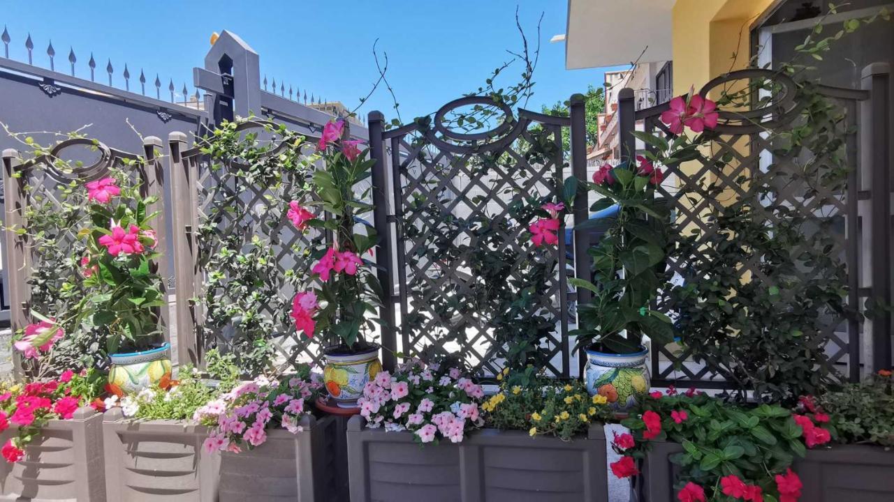 La Villa Trinacria Giardini-Naxos Extérieur photo